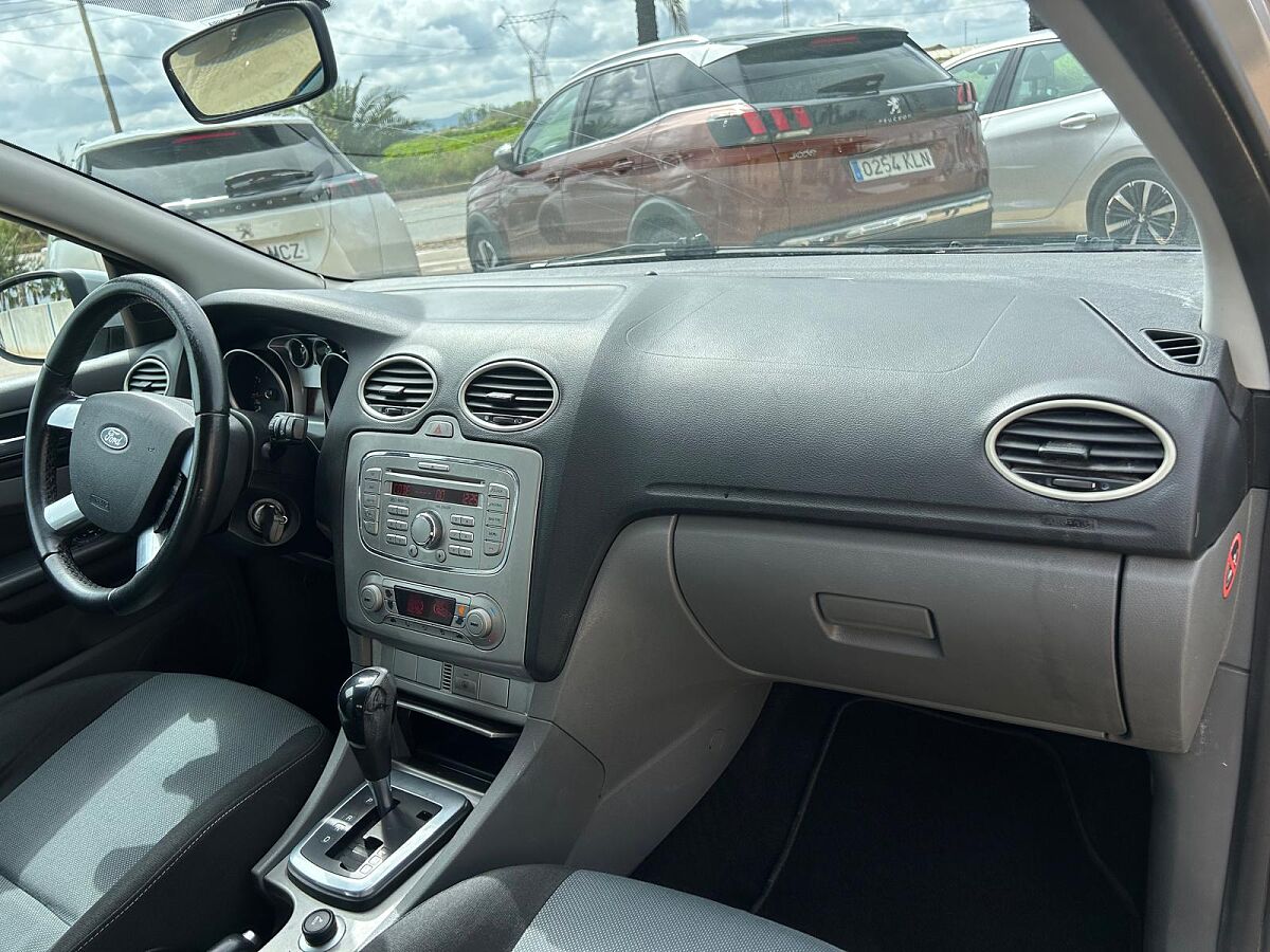 FORD FOCUS TREND 1.6 AUTO SPANISH LHD IN SPAIN ONLY 76000 MILES SUPERB 2008